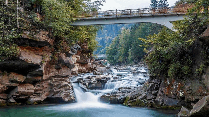 Яремче — що подивитись у серці Карпат