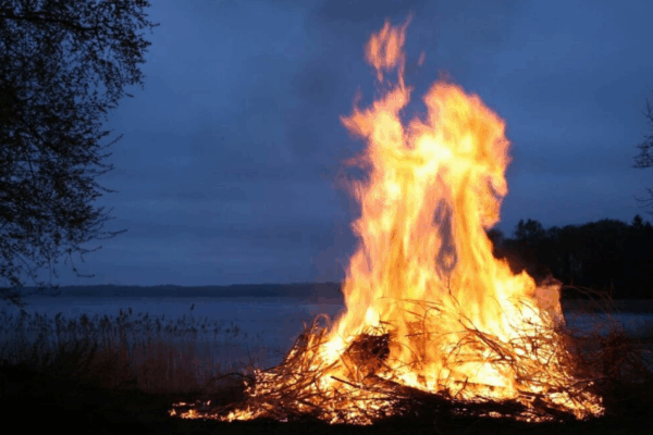 Сонник: вогонь у сні та його значення